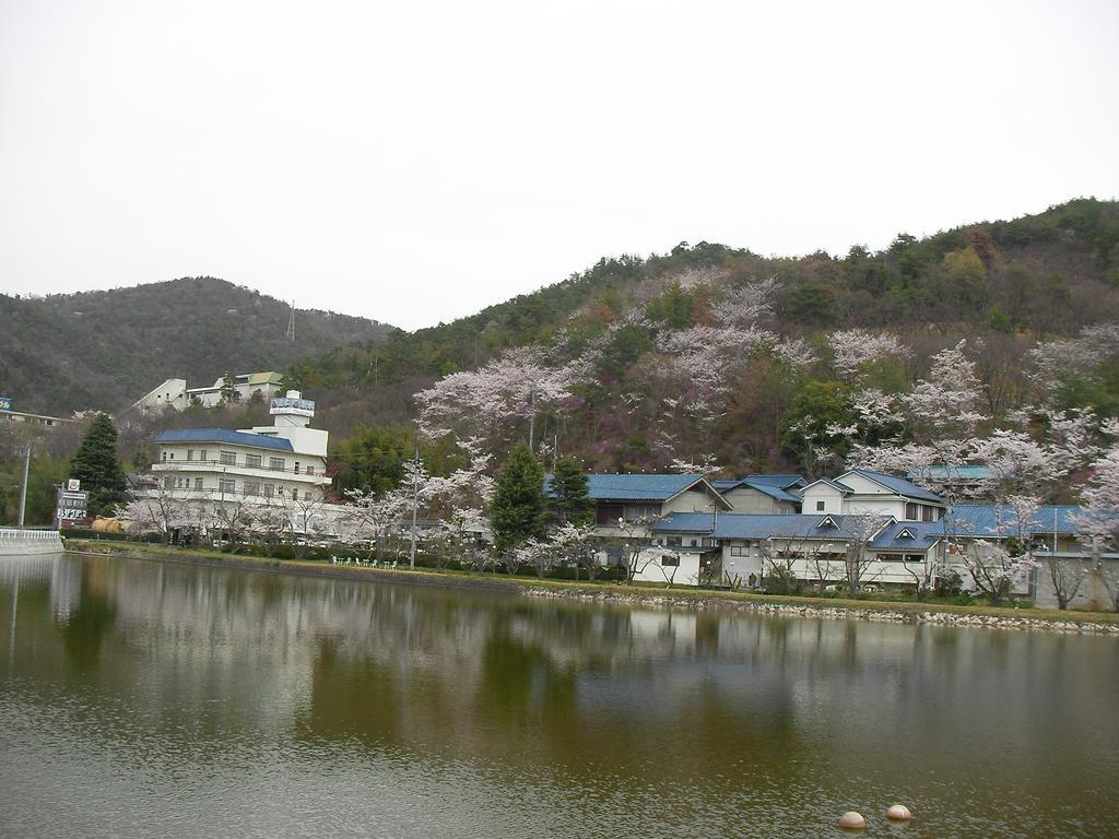 Отель Tomada Onsen Iyashi No Yado Sensui Окаяма Экстерьер фото